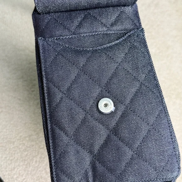 New Matthieu Blazy Chanel - 1st New Collection Launch - Chanel 25 Dark Denim SM - Picture 5 of 9